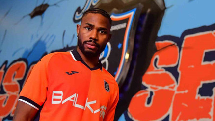 Emmanuel Dennis resmen RAMS Başakşehir’de