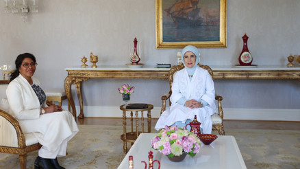 Emine Erdoğan, Malcolm Xin kızı İlyasa Şahbazla görüştü