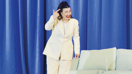 Yasemin Sakallıoğlu Kuruçeşme’de kahkahaya boğdu