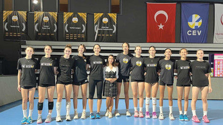 12 yaşında ve 1.80 boyunda voleybolcu aranıyor 12 yaşında ve 1.80 boyunda voleybolcu aranıyor