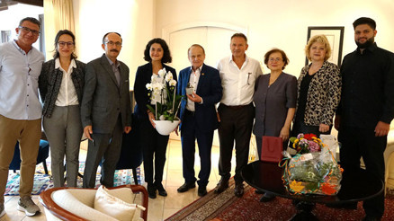 Başkonsolos Kaya’ya teşekkür plaketi