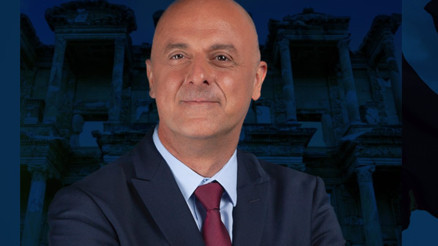 Ümit Özlale kimdir İYİ Parti İzmir Büyükşehir Belediye Başkan Adayı Ümit Özlale kariyer ve biyografi bilgileri Ümit Özlale kimdir İYİ Parti İzmir Büyükşehir Belediye Başkan Adayı Ümit Özlale kariyer ve biyografi bilgileri