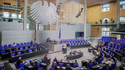 Sığınmacılar partileri birbirine düşürdü