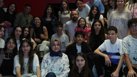 Demirören Medya Lisesi öğrencileri ‘1923’ müzikalini izledi