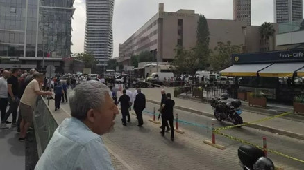 İzmirin Bayraklı ilçesinde, adliye önündeki restoranda çatışma