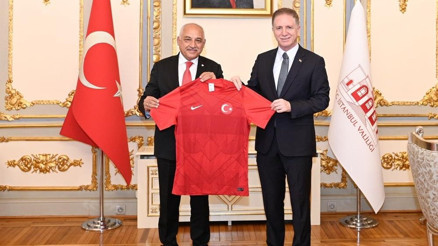 TFF Başkanı Mehmet Büyükekşi, İstanbul Valisi Davut Gülü ziyaret etti