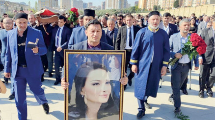 Türk dünyasının neferi son yolculuğuna uğurlandı