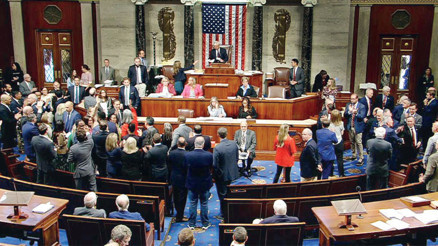 Hükümet kapanmaktan son anda kurtarıldı