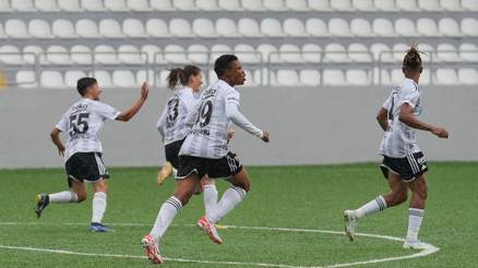 Kadın Futbol Süper Ligi: Beşiktaş, derbide Galatasarayı 2-0 yendi