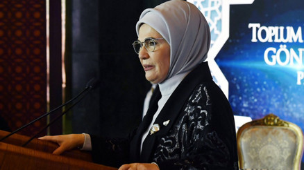 Emine Erdoğan, Toplum Kalkınmasında Gönül Elçileri programına katıldı: Koruyucu aile konusunda büyük yol katettik Emine Erdoğan, Toplum Kalkınmasında Gönül Elçileri programına katıldı: Koruyucu aile konusunda büyük yol katettik