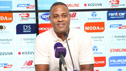 Patrick Kluivert: Daha fazla gol atamadığımız için üzgünüz