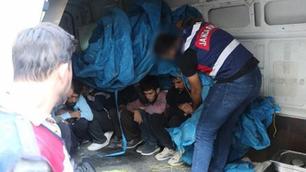 Şanlıurfada göçmen kaçakçılığı operasyonu: 5’i Rus, 39 kişi yakalandı
