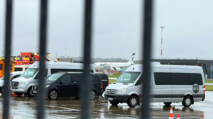 Hamburg havalimanı trafiğe kapatıldı