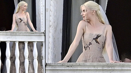 Ünlü oyuncu uzaktaki sevgilisine kavuştu. Kalbindeki kuşlar gelinliğine uçtu