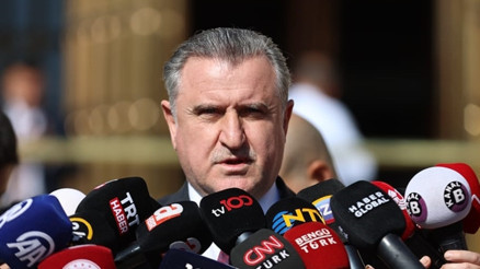 Gençlik ve Spor Bakanı Bak: 2032’de tüm dünyaya güzel futbol izletmeye hazırız Gençlik ve Spor Bakanı Bak: 2032’de tüm dünyaya güzel futbol izletmeye hazırız
