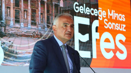 Geleceğe miras sonsuz Efes... Bakan Ersoy: 133 arkeolojik kazı alanında çarpıcı gelişmeler elde ettik