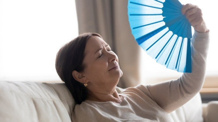 Kaç yaşında menopoza girilir, menopoz belirtileri nelerdir