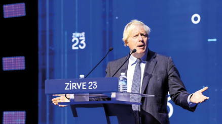 Boris Johnson Türkiye’deki büyük büyük babasının nasıl iflas ettiğini anlattı ve gençlere böyle seslendi: Yapay zekadan korkmayın