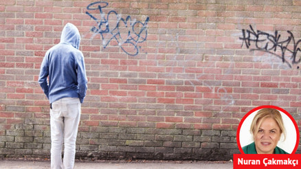 Okullarda suçu azaltmak için 15 acil önlem önerisi