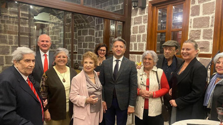 8’inci yıla özel kutlama