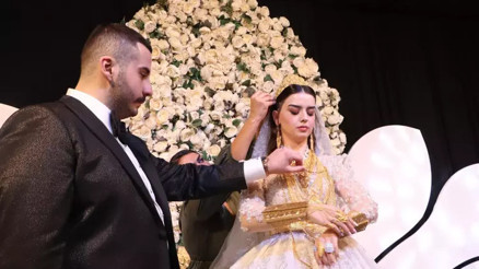 Şanlıurfada aşiret düğünü: 7 kilo altın ve 5 milyon TL takıldı
