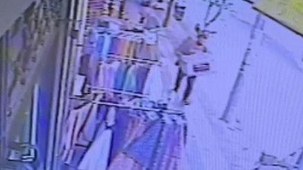 Sultangazide hırsızlık anları kamerada