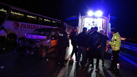TEMi karıştıran kaza 26 araç birbirine girdi, çok sayıda yaralı var