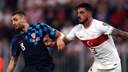 Fenerbahçenin milli stoperi Samet Akaydin için Fiorentina iddiası Montellayı aradılar...