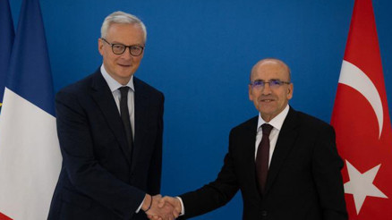 Bakan Şimşek: 4 trilyon euro yönetenlere Türkiye ekonomisini anlattık Bakan Şimşek: 4 trilyon euro yönetenlere Türkiye ekonomisini anlattık