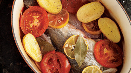 Ekim ayında hangi balıklar yenir Barbun, Lüfer, Sardalya, Palamut işte aylara göre balıklar ve enfes Balık Buğulama tarifi...