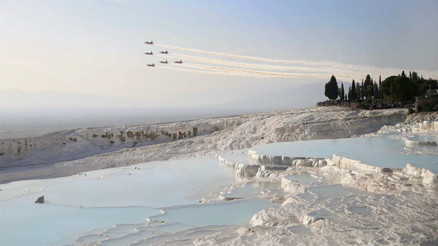 Dört bir yanda kutlamalar başladı