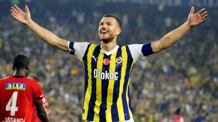 Pendikli Boşnakların Edin Dzeko heyecanı Fenerbahçe maçında...