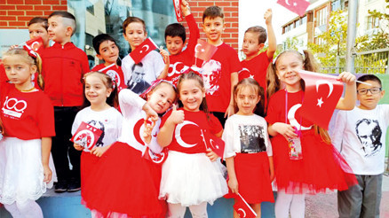 Cumhuriyetimiz 100üncü yaşında... Asın bayrakları