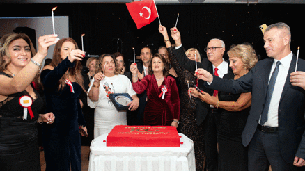 Londra’da Çanakkale Anma Platformu’ndan muhteşem 100’üncü yıl kutlaması