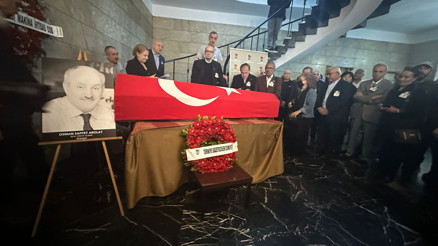 Gazeteci Osman Saffet Arolat gözyaşlarıyla uğurlandı