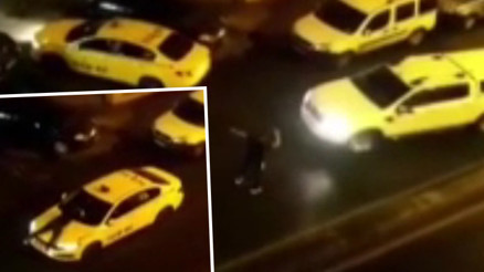 Esenler’de trafikte ilginç anlar Araçların yolunu kesti, taksinin üzerine atladı