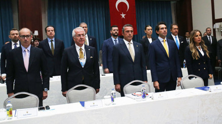 Fenerbahçede Süper Kupa maçı Türkiyede oynansın önergesi kabul edildi