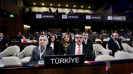 Bakan Tekin UNESCOda dünyaya seslendi