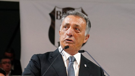 Beşiktaşta Başkan Çebiden oyunculara: Artık taraftarların yüzünü güldürün