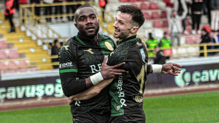Sakaryaspor 52 dakikada işi bitirdi