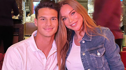 Anne - oğul değil, abla - kardeş gibiler... Mankenlere taş çıkarır