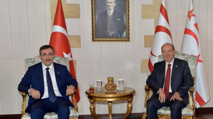 Cumhurbaşkanı Yardımcısı Yılmaz, KKTC Cumhurbaşkanı Tatar ve Meclis Başkanı Töre ile görüştü
