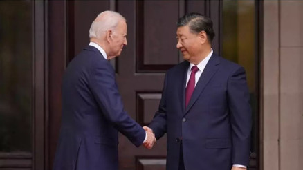 Biden ve Xi 1 yıl aranın ardından ilk kez yüz yüze görüştü