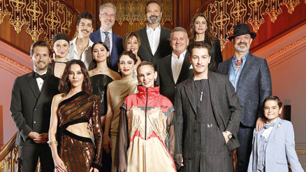 Bihter galasında Farah Zeynep Abdullah’ın kıyafeti filmden daha çok konuşuldu