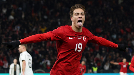 A Milli Takımın yeni golcüsü Kenan Yıldız mest etti Çocukken formasını giydiği Fenerbahçe istedi ama Juve bırakmadı A Milli Takımın yeni golcüsü Kenan Yıldız mest etti Çocukken formasını giydiği Fenerbahçe istedi ama Juve bırakmadı