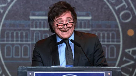 Merkez Bankasını kapatma ve dolarizasyon sözü veren aşırı sağcı Javier Milei Cumhurbaşkanı seçildi