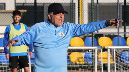 Menemen FK, Yılmaz Vuralla bir başka 3 maçta 7 puan...