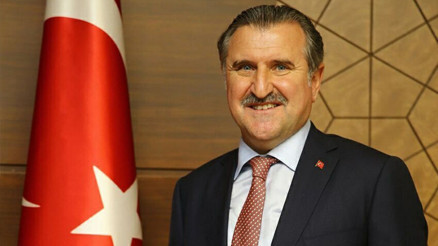 Gençlik ve Spor Bakanı Bak açıkladı: Yurtlardaki asansörlere kare kod uygulaması Gençlik ve Spor Bakanı Bak açıkladı: Yurtlardaki asansörlere kare kod uygulaması