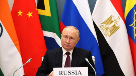 Putin: ABD arabuluculuk görevini tekeline almak istiyor