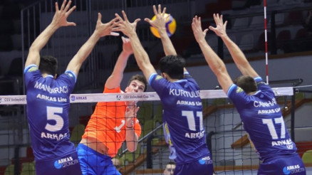 Arkas Spor, Bulgaristanda avantajı kaptı